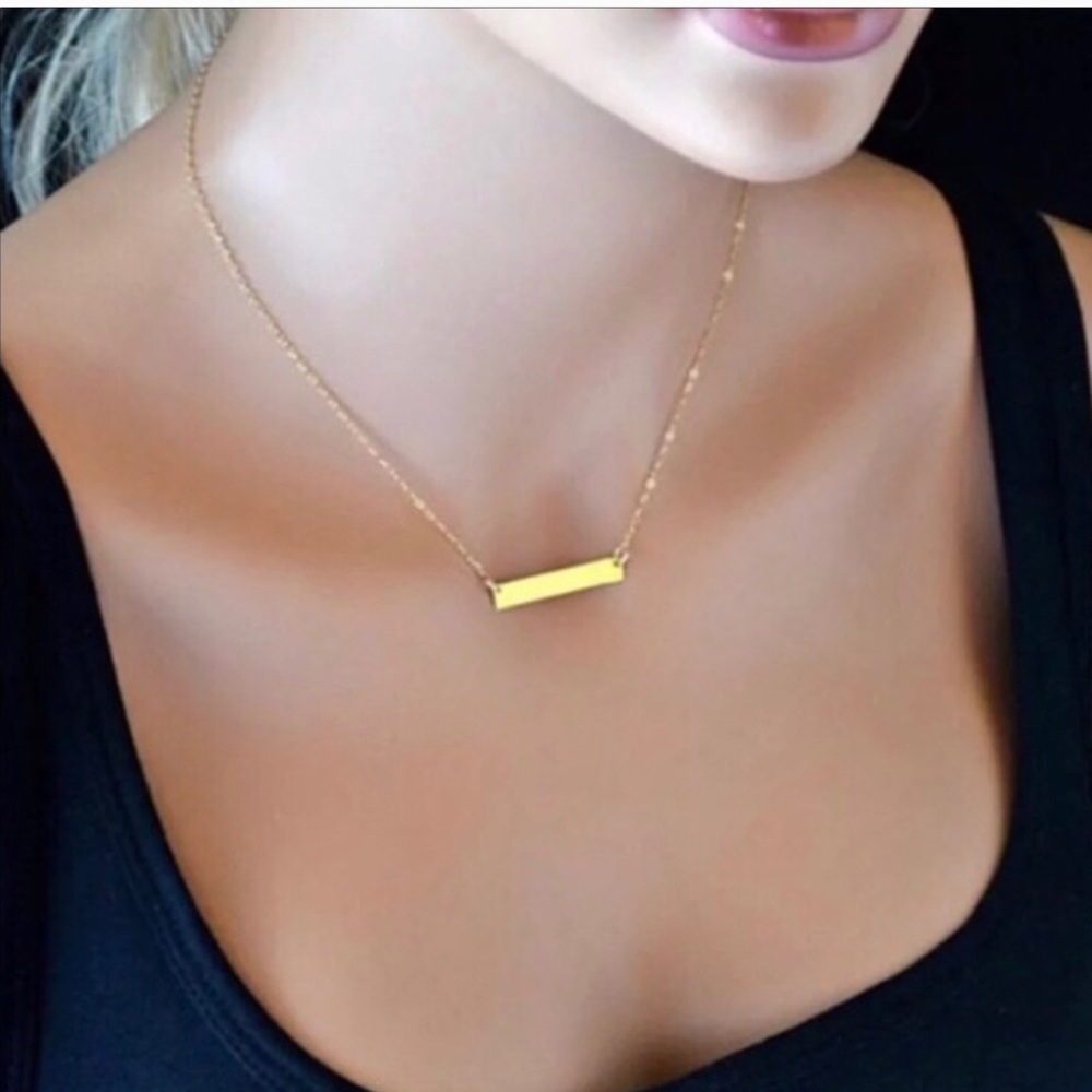 Short Dainty bar necklace
